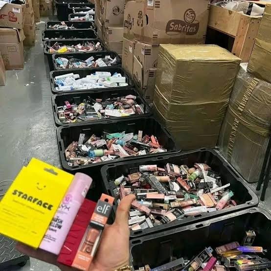 Cosmetics Pallets